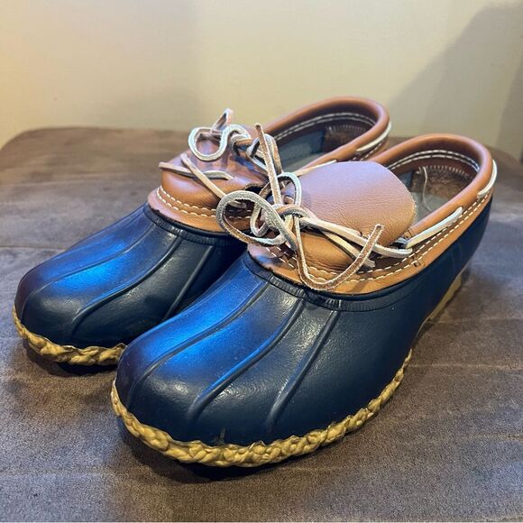LL Bean Moc Toe Women’s Size 10 Navy/Tan Waterproof Leather Duck Boots - Picture 1 of 8